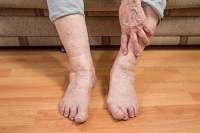 Telltale Signs of Aging Feet