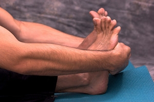 Recommended Stretches for Strengthening Your Feet